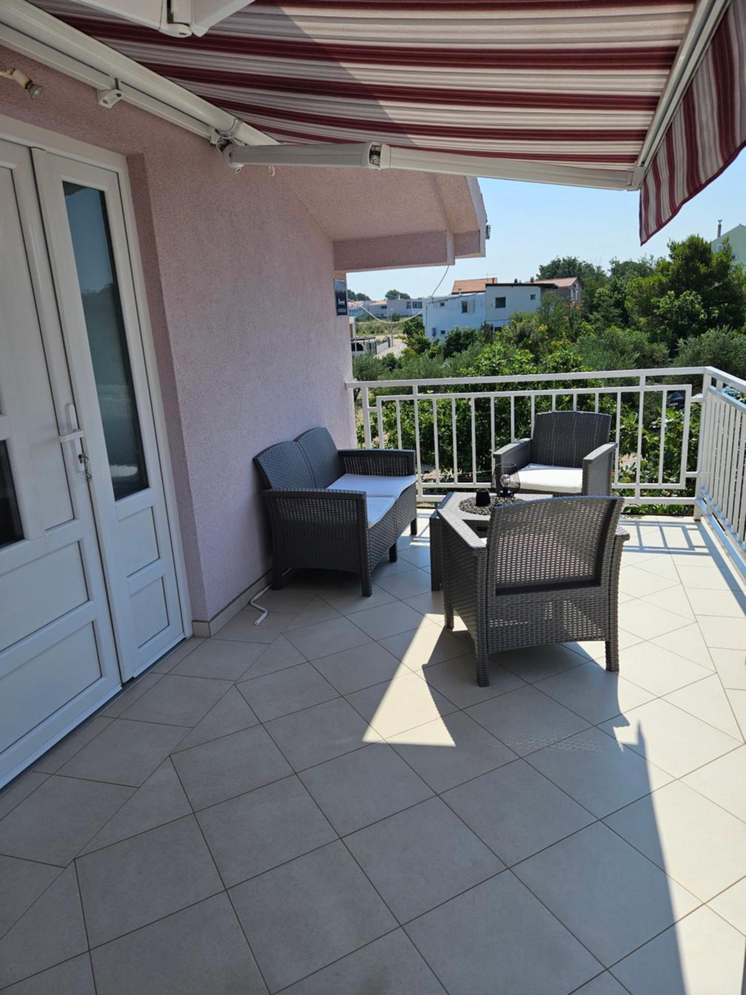 Apartment Vip Pirovac Exteriör bild