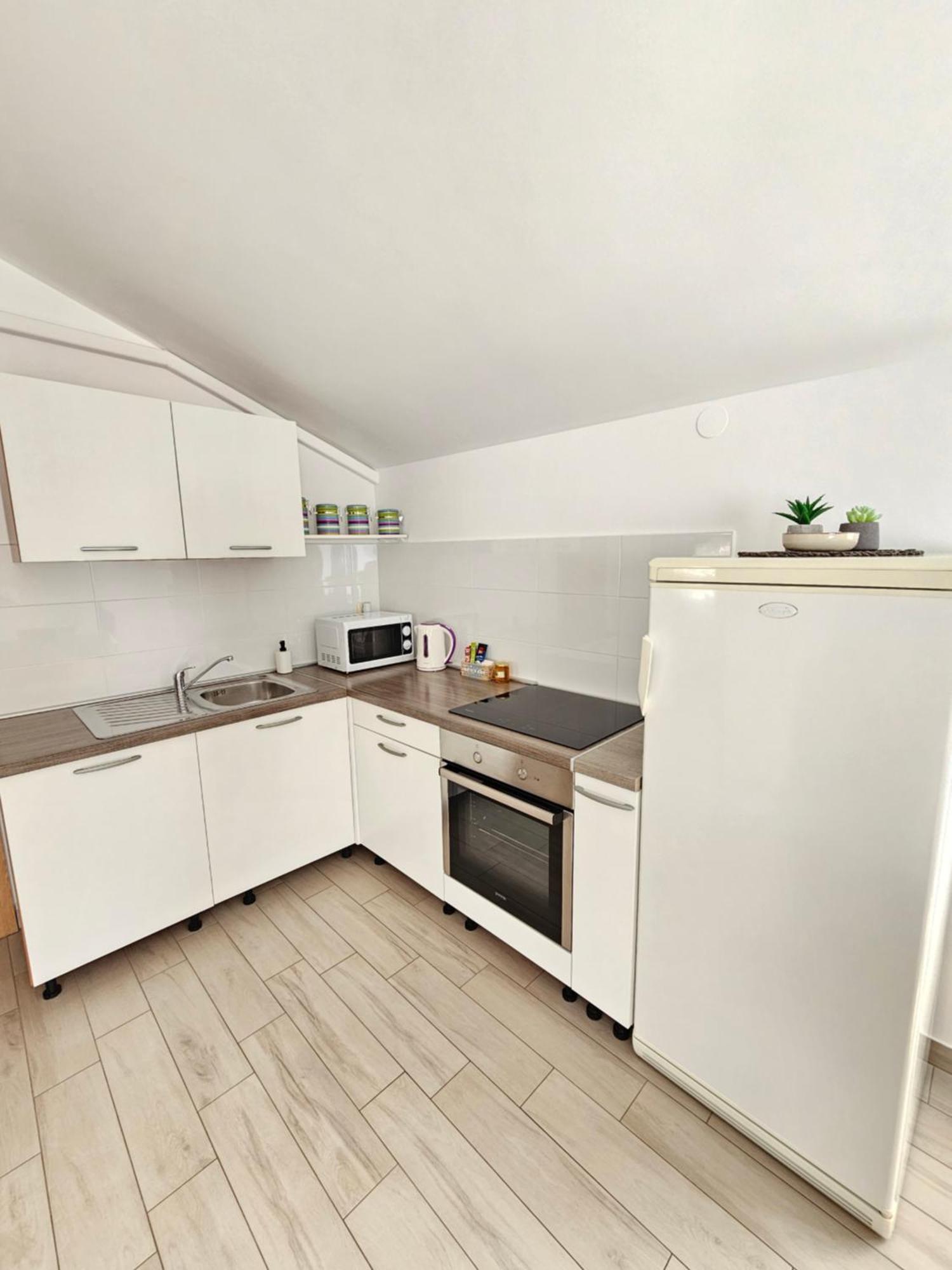 Apartment Vip Pirovac Exteriör bild